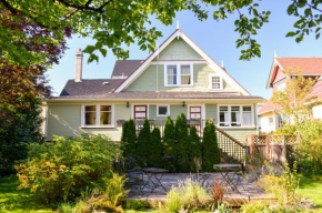 Ocean Island Garden Suites, Victoria